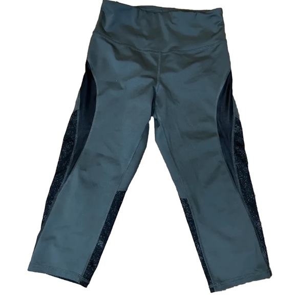 Women Champion Athletic Capri Pants  Work-Out Running Size L - Picture 1 of 4